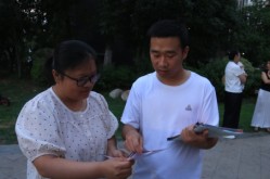 吃瓜论坛网济南市莱芜区张家洼街道安泰首府社区：吃西瓜、学消防 共筑和谐社区