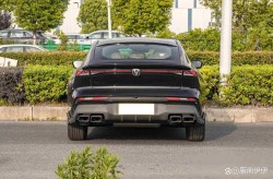 长安UNI-V直降2万实测：8万级轿跑竟配赛道模式年轻人第一台车该省还是该冲？落地8万元买什么车好