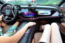 58万提了一辆奥迪A8再开朋友的奔驰E300车主实测差距明显压根不是一个档次！？奔驰e300 2023款内饰