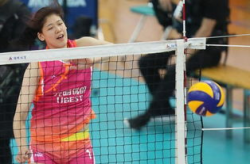 曝中国女排主攻朱婷已回国,中国女排主攻再展风采”